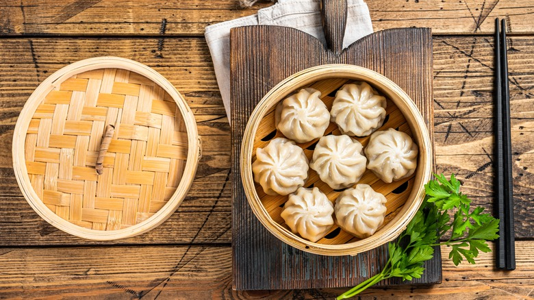 Difference Between Dumplings, Dim Sums And Momos?